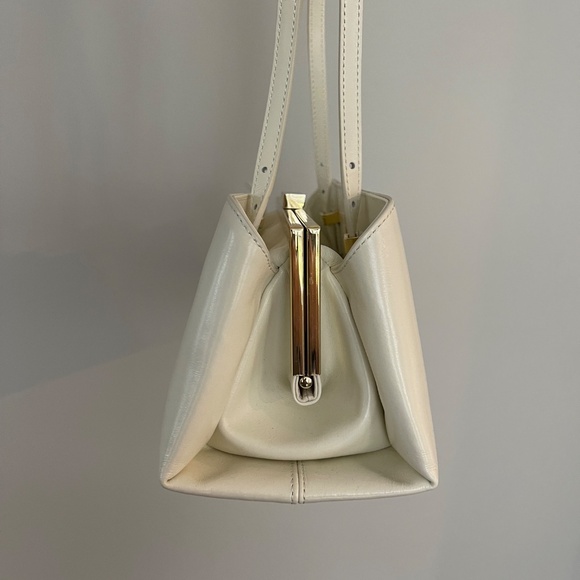 Verified Gold Ivory Éclair Bag - Picture 7 of 7